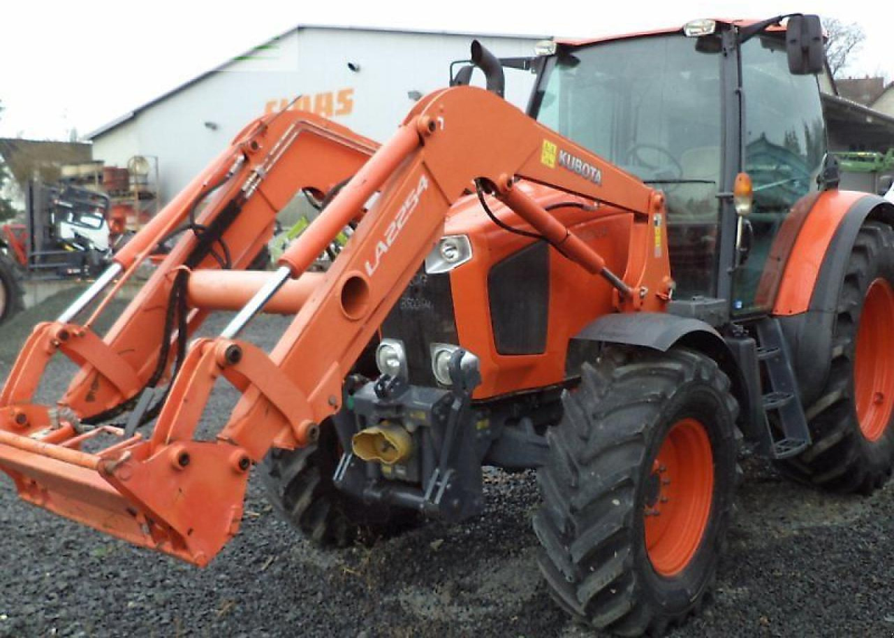 Kubota m135-17 gx 2 - Trator: foto 2 Kubota m135-17 gx 2 - Trator: foto 2
