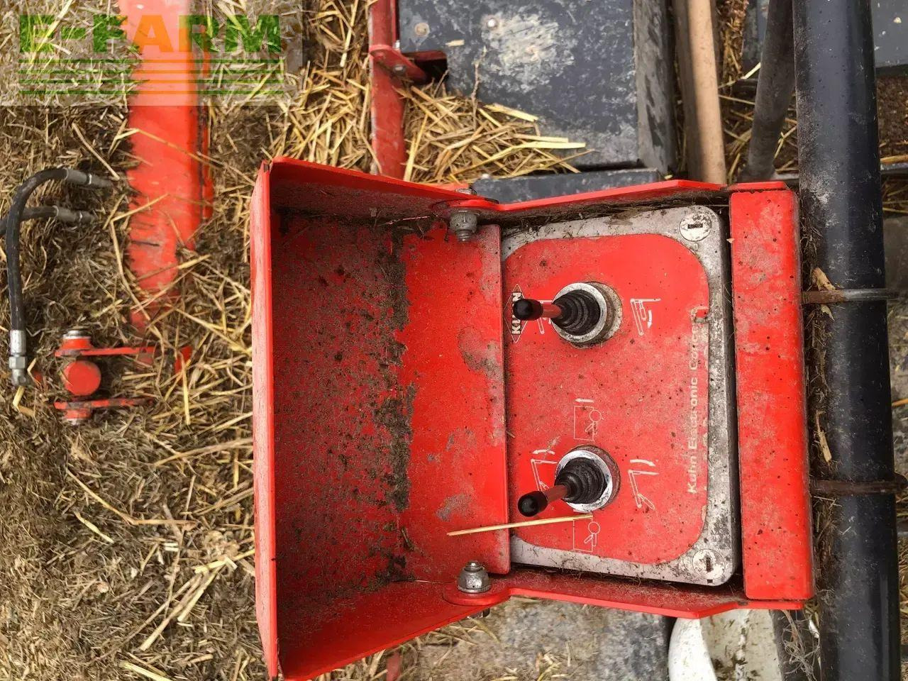Kuhn altor 6070 - Equipamento para silagem: foto 5 Kuhn altor 6070 - Equipamento para silagem: foto 5