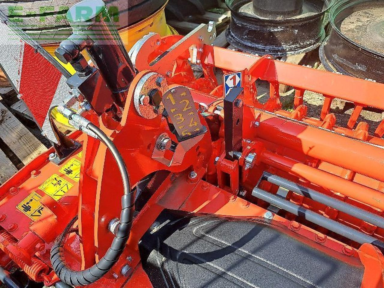 Kuhn hr3030 - Maquina para lavrar a terra: foto 4 Kuhn hr3030 - Maquina para lavrar a terra: foto 4