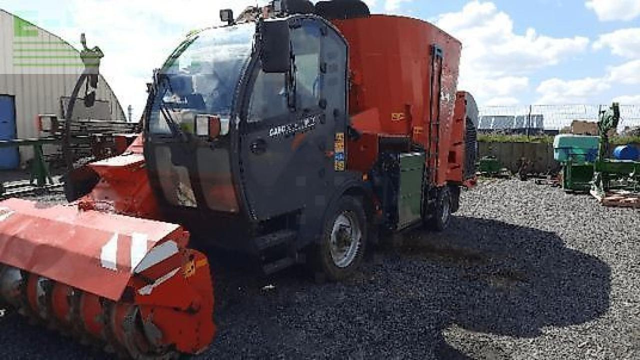 Kuhn spv14 - Equipamento de gado: foto 1 Kuhn spv14 - Equipamento de gado: foto 1