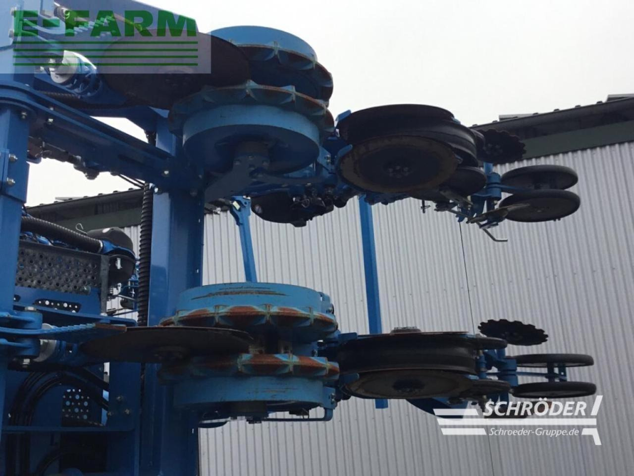 Lemken azurit 9 | demomaschine | nur 131 hektar - Semeadora de precisão: foto 5 Lemken azurit 9 | demomaschine | nur 131 hektar - Semeadora de precisão: foto 5