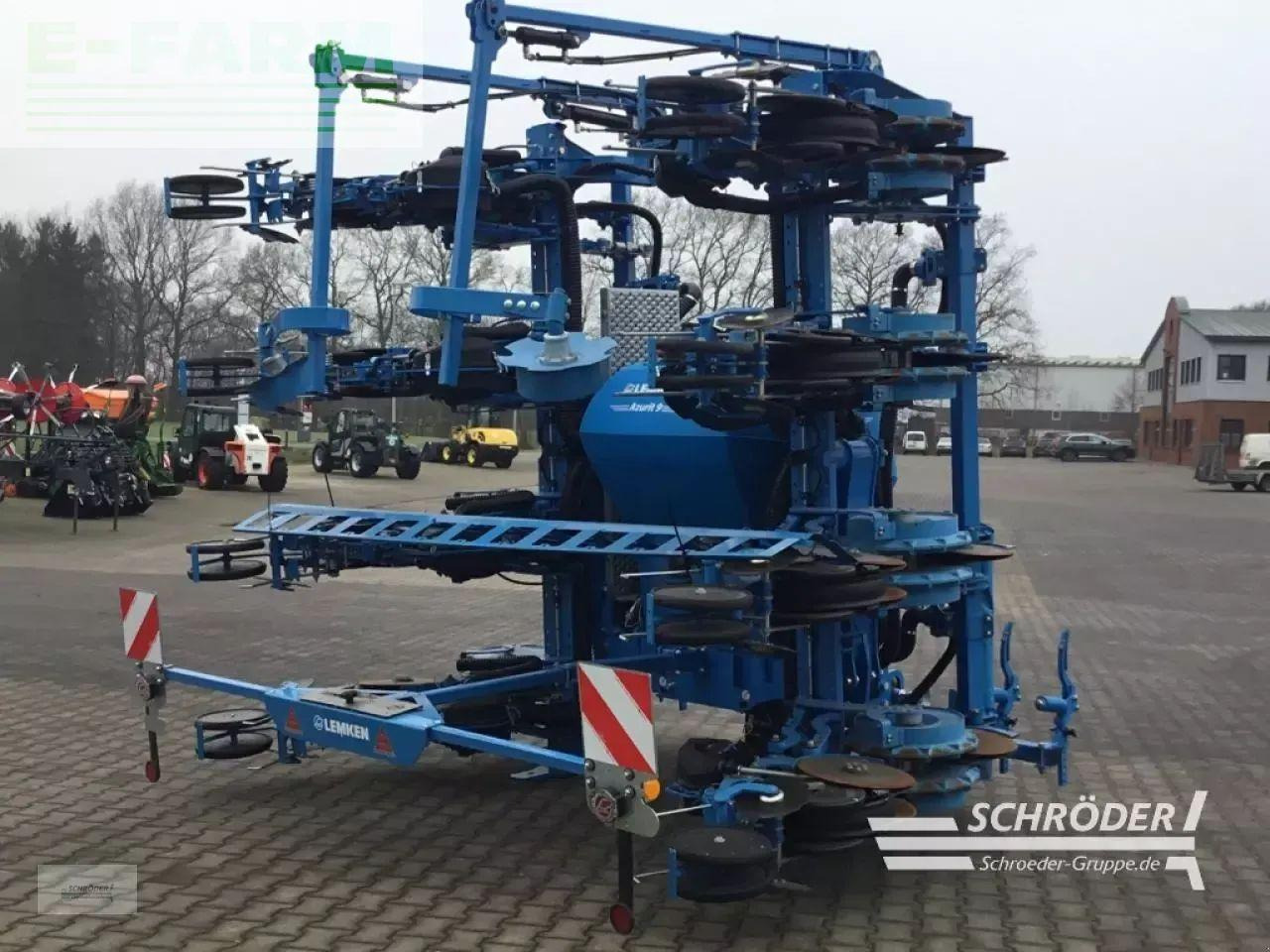 Lemken azurit 9 | demomaschine | nur 131 hektar - Semeadora de precisão: foto 2 Lemken azurit 9 | demomaschine | nur 131 hektar - Semeadora de precisão: foto 2