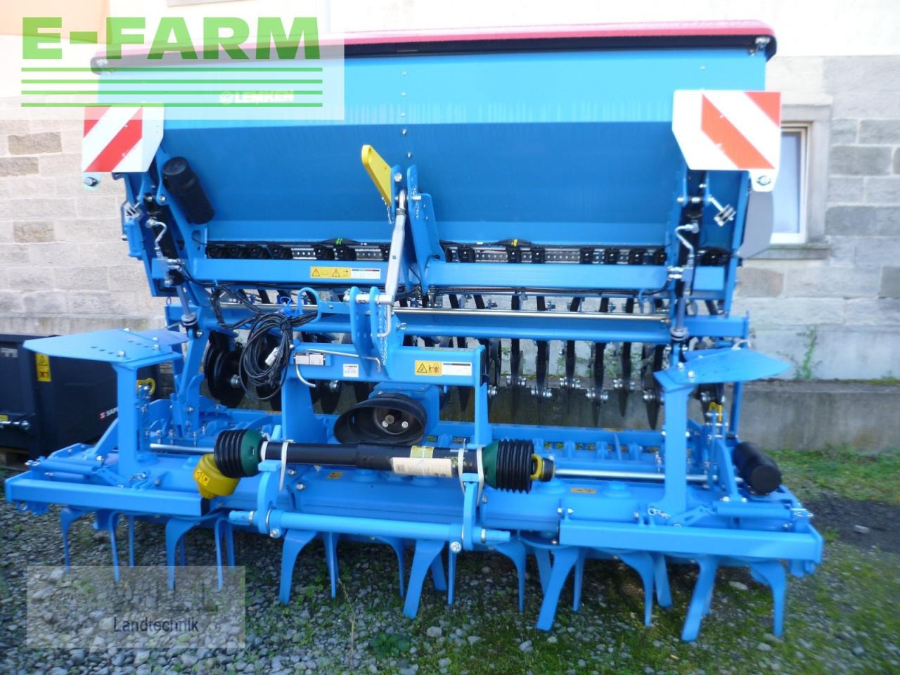 Lemken zirkon 8/300 + saphir 7/300 - Semeadora combinada: foto 1 Lemken zirkon 8/300 + saphir 7/300 - Semeadora combinada: foto 1