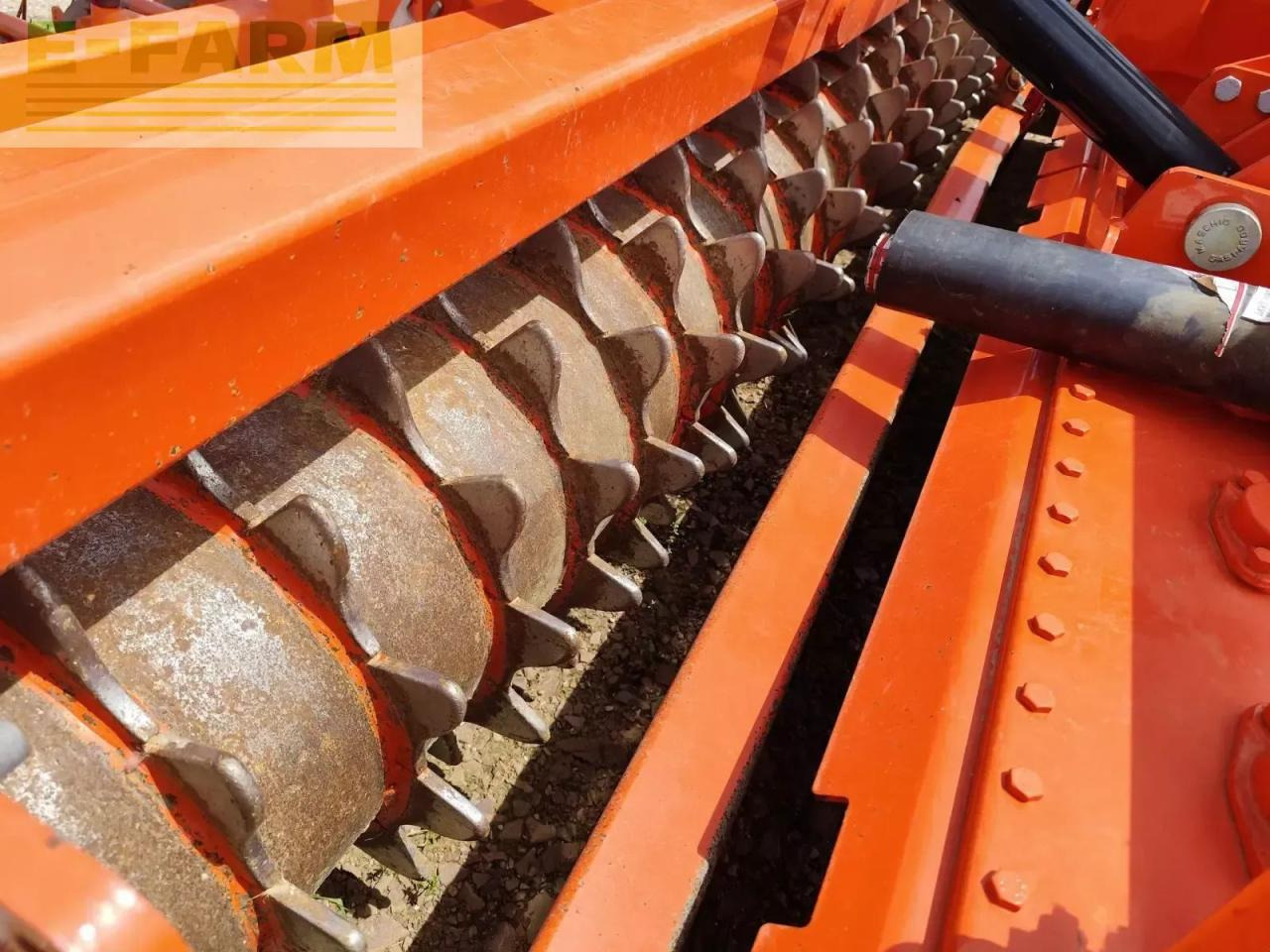 Maschio rapido dmr 3000 + nina 300 - Semeadora combinada: foto 4 Maschio rapido dmr 3000 + nina 300 - Semeadora combinada: foto 4