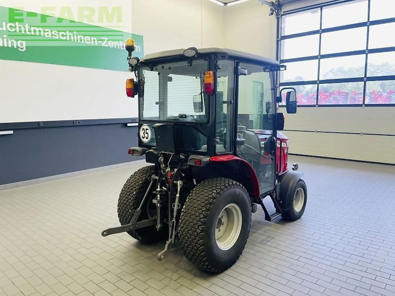 Massey Ferguson 1740m hc inkl. schild/streuer - Trator: foto 5 Massey Ferguson 1740m hc inkl. schild/streuer - Trator: foto 5