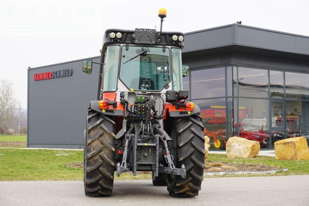 Massey Ferguson 3wf.115 efficient - Trator: foto 4 Massey Ferguson 3wf.115 efficient - Trator: foto 4