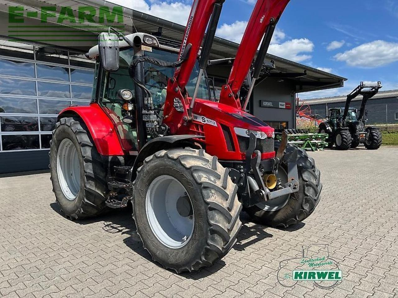 Massey Ferguson 5713 s dyna6 - Trator: foto 2 Massey Ferguson 5713 s dyna6 - Trator: foto 2