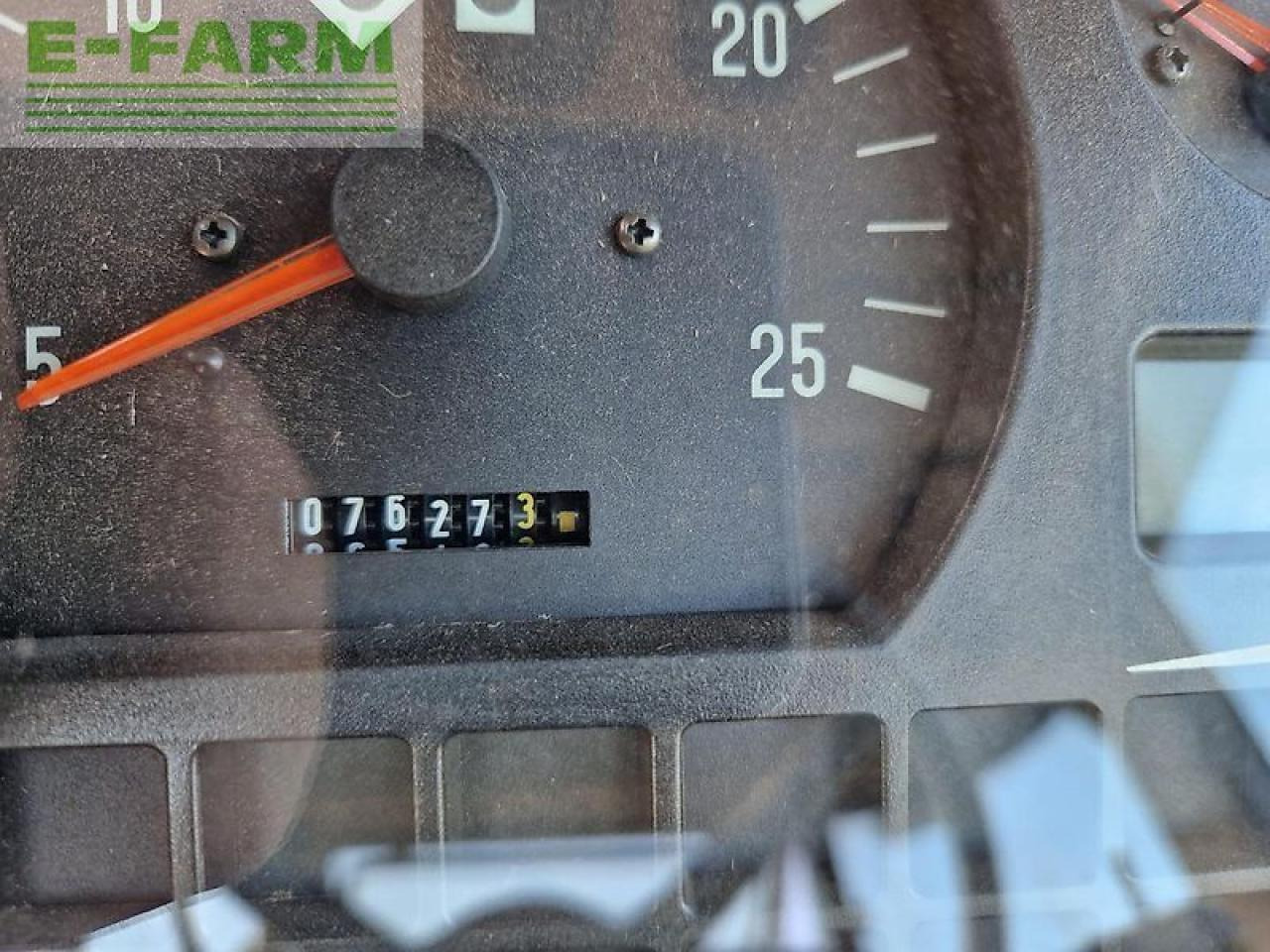 Massey Ferguson 6190 frontzapfwelle, klima - Trator: foto 4 Massey Ferguson 6190 frontzapfwelle, klima - Trator: foto 4