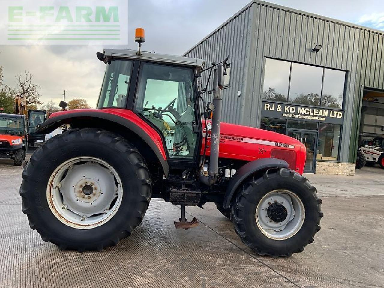 Massey Ferguson 8220 xtra power control tractor (st24304) Xtra - Trator: foto 1 Massey Ferguson 8220 xtra power control tractor (st24304) Xtra - Trator: foto 1