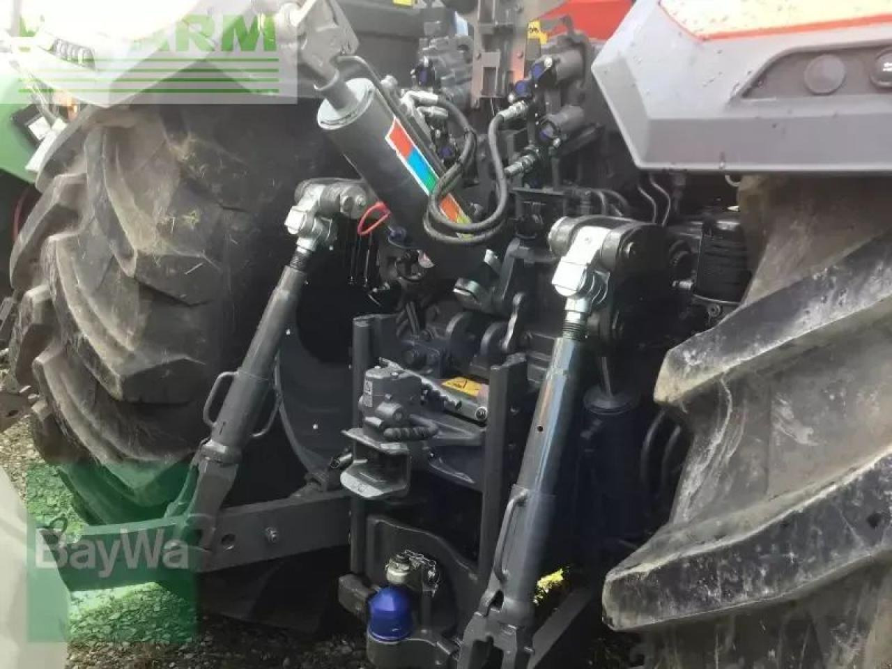 Massey Ferguson mf 8s.305 dyna-vt exclusive ma Exclusive - Trator: foto 3 Massey Ferguson mf 8s.305 dyna-vt exclusive ma Exclusive - Trator: foto 3