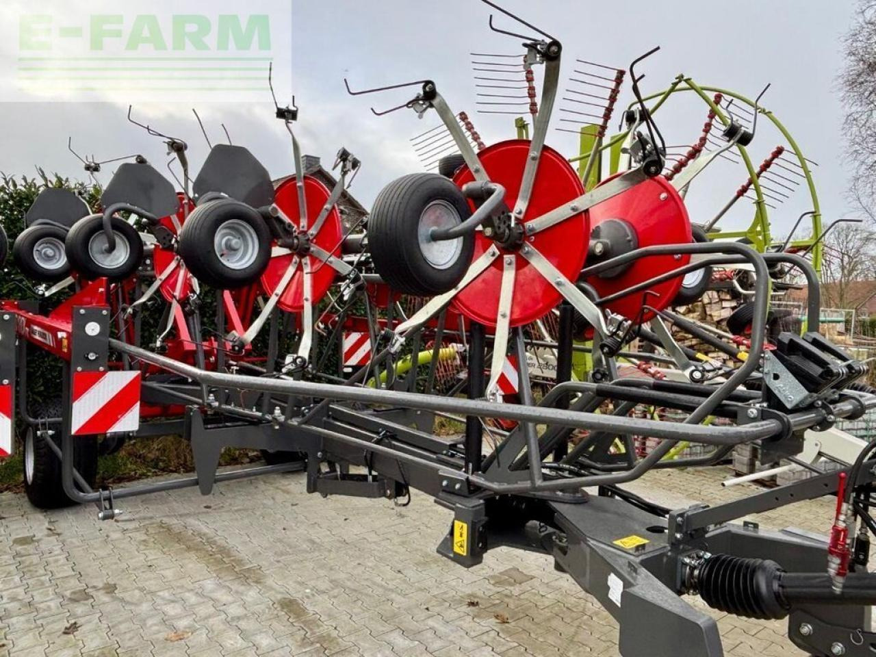 Massey Ferguson td 1310 x trc, wie neu ! - Ancinho enleirador: foto 1 Massey Ferguson td 1310 x trc, wie neu ! - Ancinho enleirador: foto 1