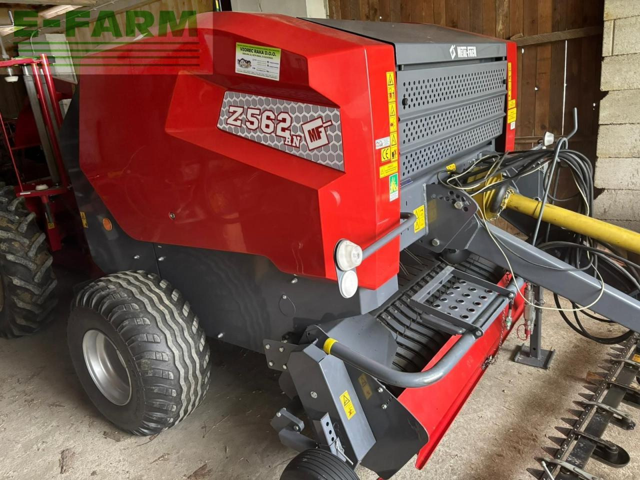 Metal-Fach Z562RN - Enfardadeira de fardos quadrados: foto 2 Metal-Fach Z562RN - Enfardadeira de fardos quadrados: foto 2