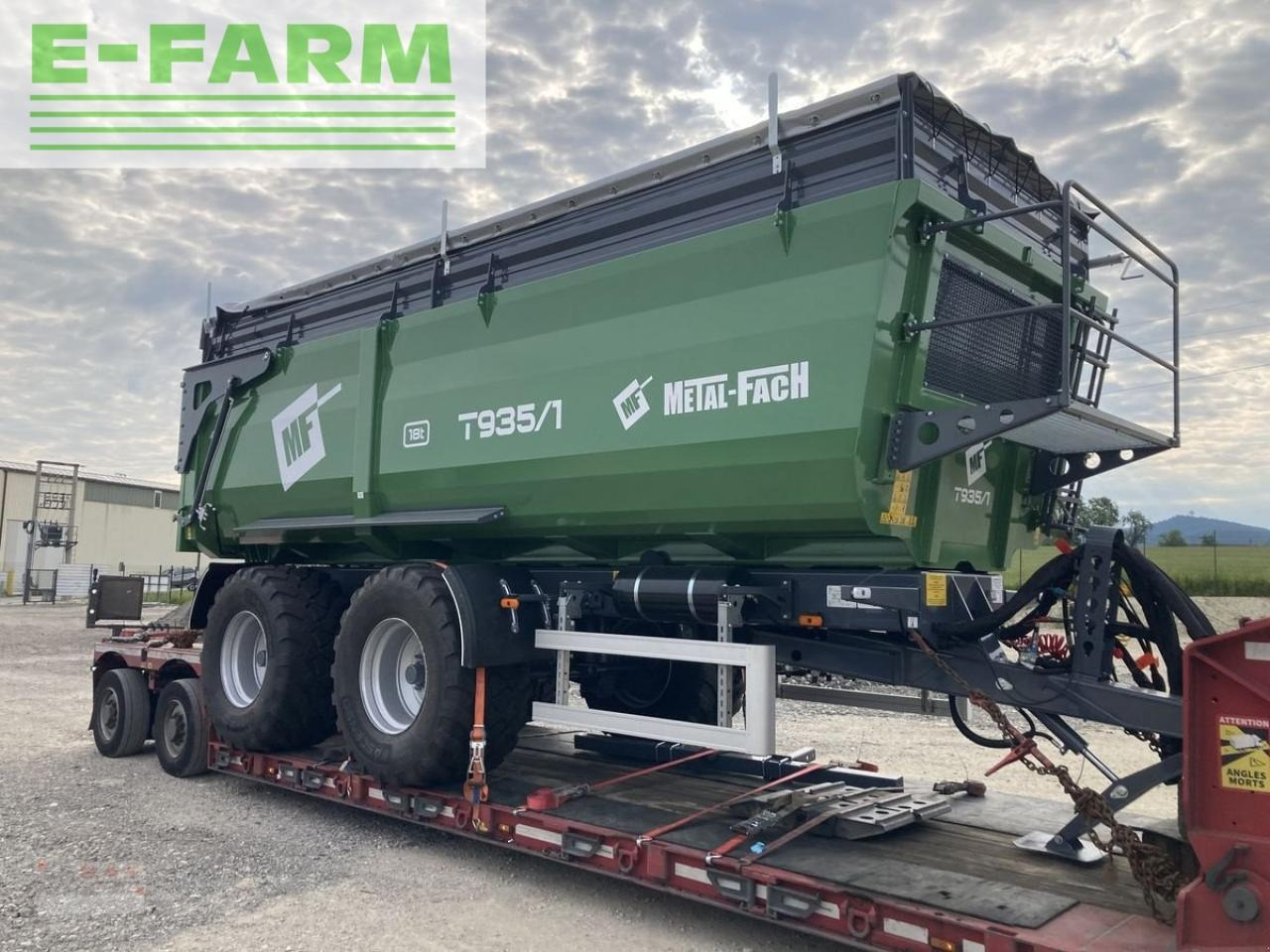 Metal-Fach t 935/1-24 to muldenkipper-voll - Reboque basculante agrícola: foto 3 Metal-Fach t 935/1-24 to muldenkipper-voll - Reboque basculante agrícola: foto 3