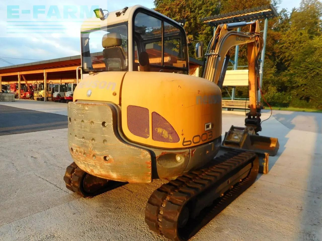 Neuson 600rd ( 5.500 kg ) - Mini escavadeira: foto 4 Neuson 600rd ( 5.500 kg ) - Mini escavadeira: foto 4