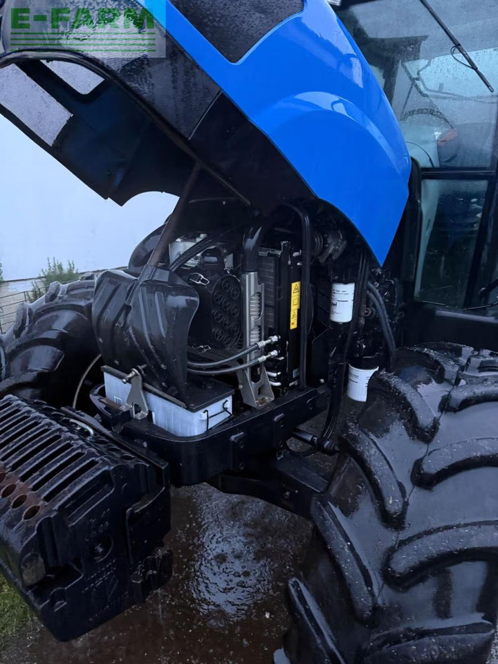 Trator New Holland T5060: foto 8 Trator New Holland T5060: foto 8