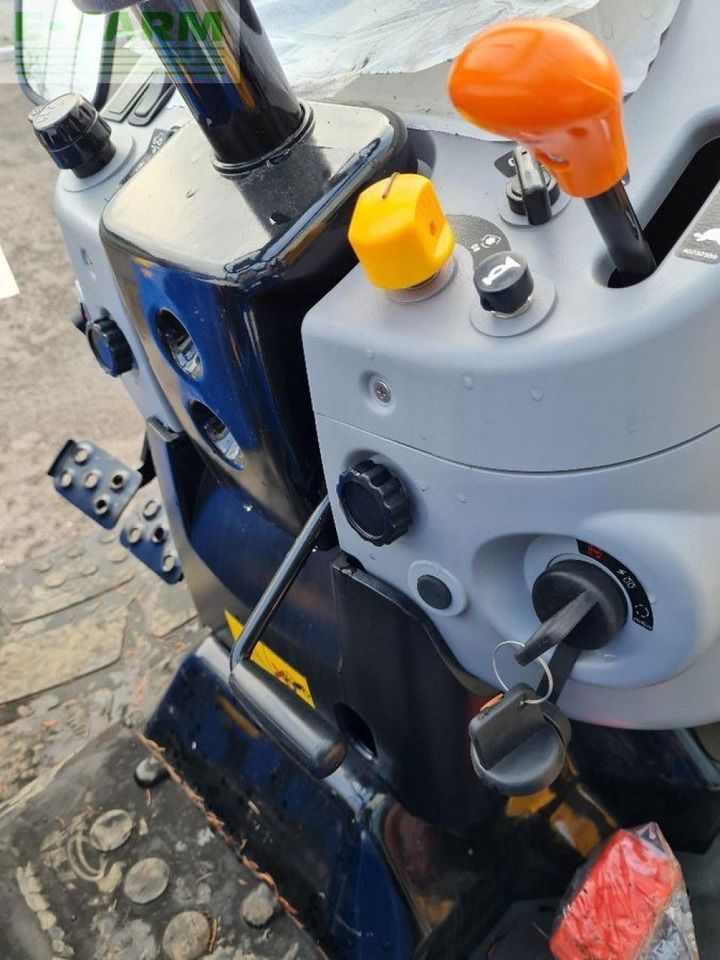 Trator New Holland boomer 35: foto 8