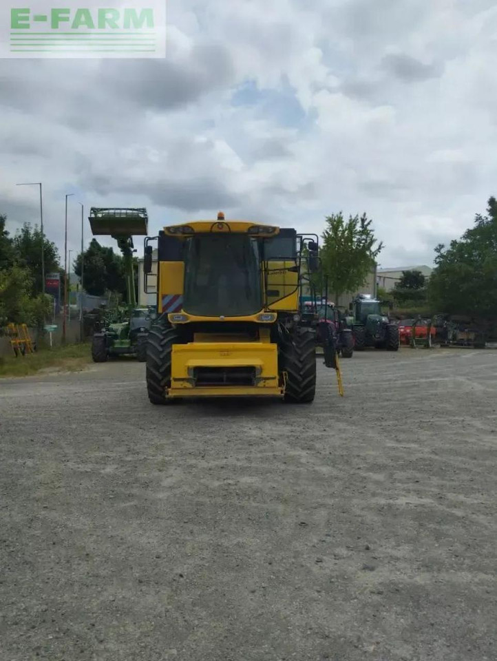 New Holland csx 7050 - Ceifeira debulhadora: foto 3 New Holland csx 7050 - Ceifeira debulhadora: foto 3