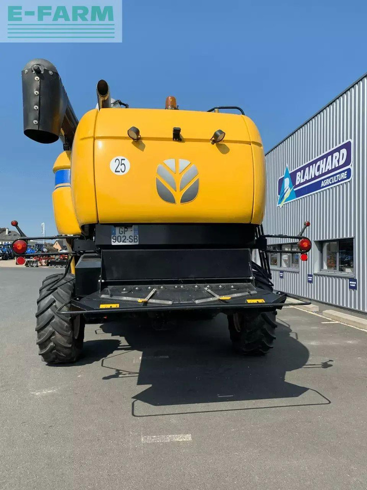New Holland cx 6.80 - Ceifeira debulhadora: foto 5 New Holland cx 6.80 - Ceifeira debulhadora: foto 5