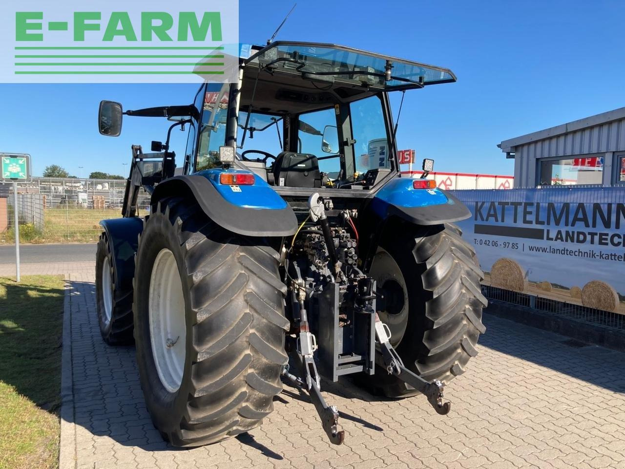 New Holland m 135 - Trator: foto 4 New Holland m 135 - Trator: foto 4