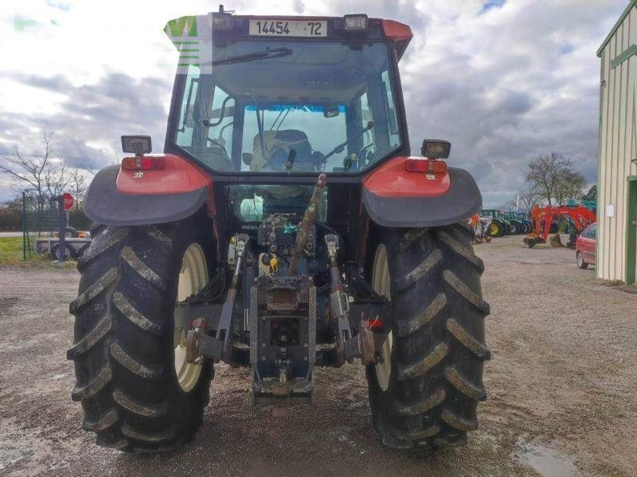 New Holland m100 - Trator: foto 4 New Holland m100 - Trator: foto 4