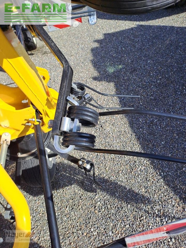New Holland proted 880 - Ancinho enleirador: foto 3 New Holland proted 880 - Ancinho enleirador: foto 3