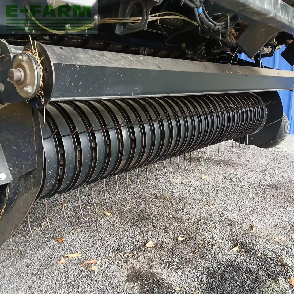 New Holland rb 180 - Enfardadeira de fardos quadrados: foto 5 New Holland rb 180 - Enfardadeira de fardos quadrados: foto 5