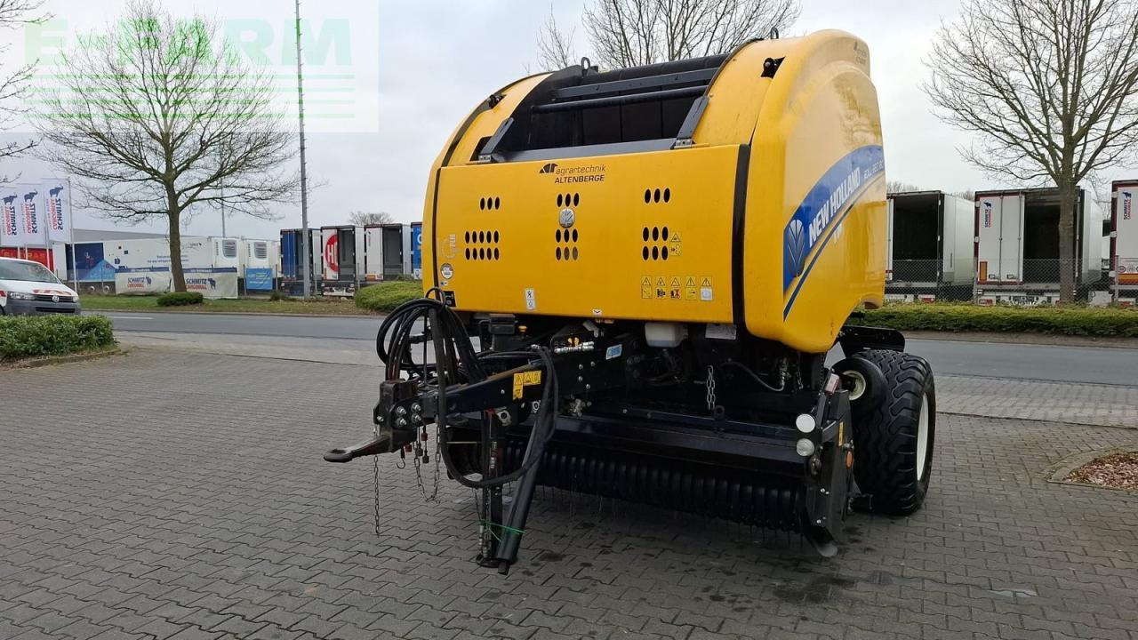 New Holland rb 180 - Enfardadeira de fardos quadrados: foto 3 New Holland rb 180 - Enfardadeira de fardos quadrados: foto 3