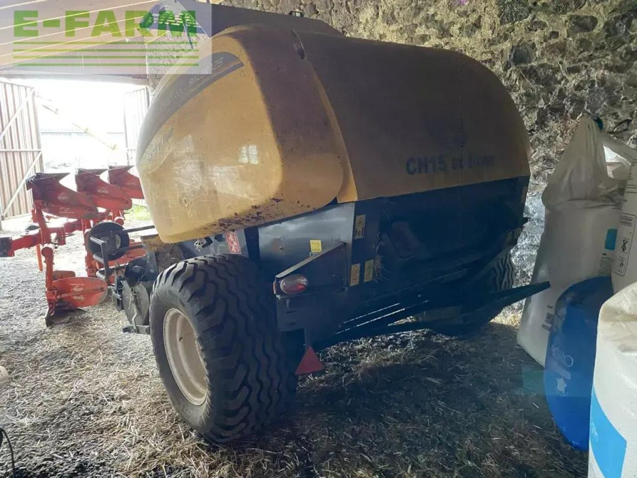 New Holland roll baler 125 contacter 06 16 98 03 29 - Enfardadeira de fardos quadrados: foto 1 New Holland roll baler 125 contacter 06 16 98 03 29 - Enfardadeira de fardos quadrados: foto 1