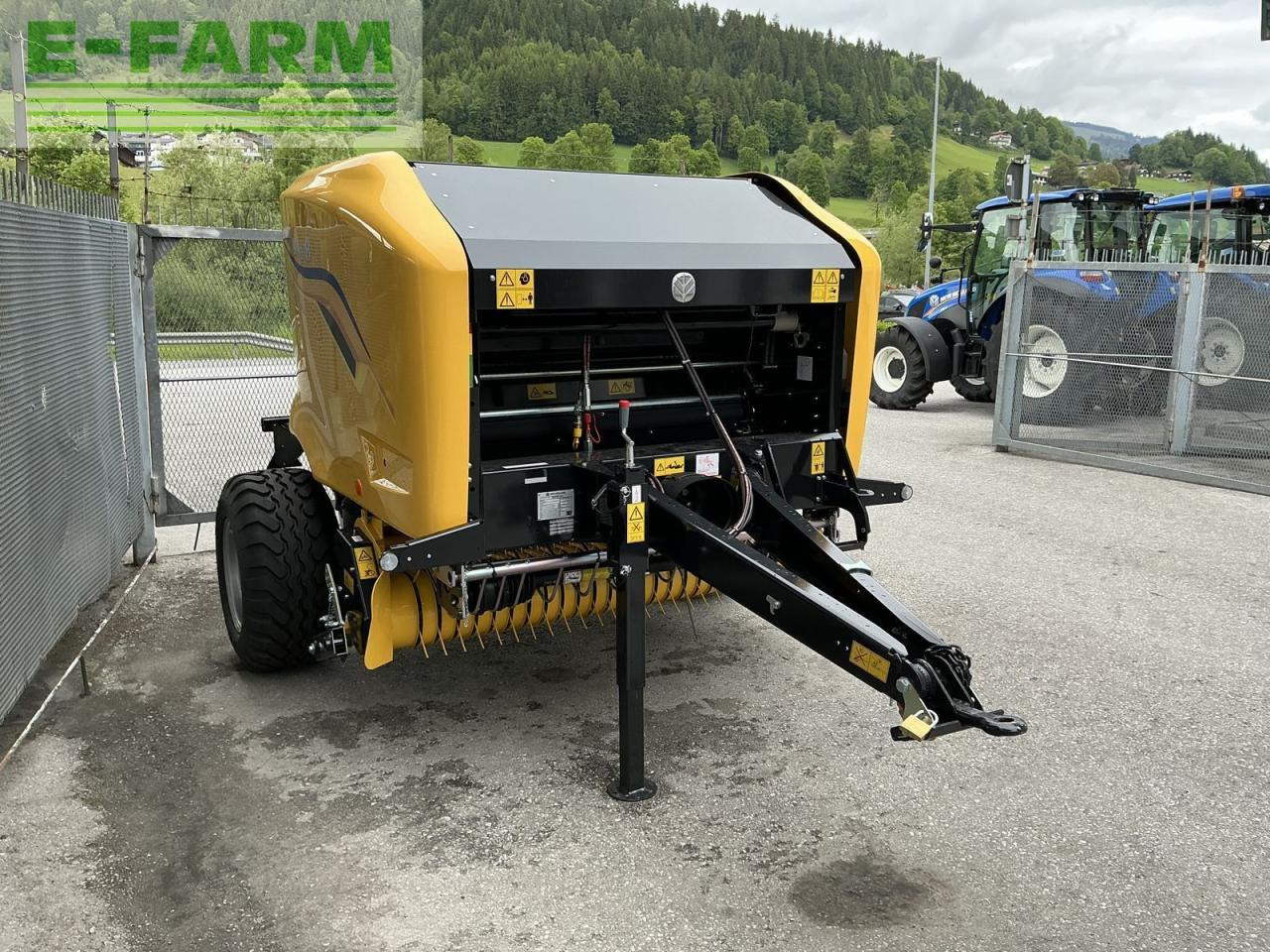 New Holland roll-bar 120 utility - Enfardadeira de fardos quadrados: foto 2 New Holland roll-bar 120 utility - Enfardadeira de fardos quadrados: foto 2