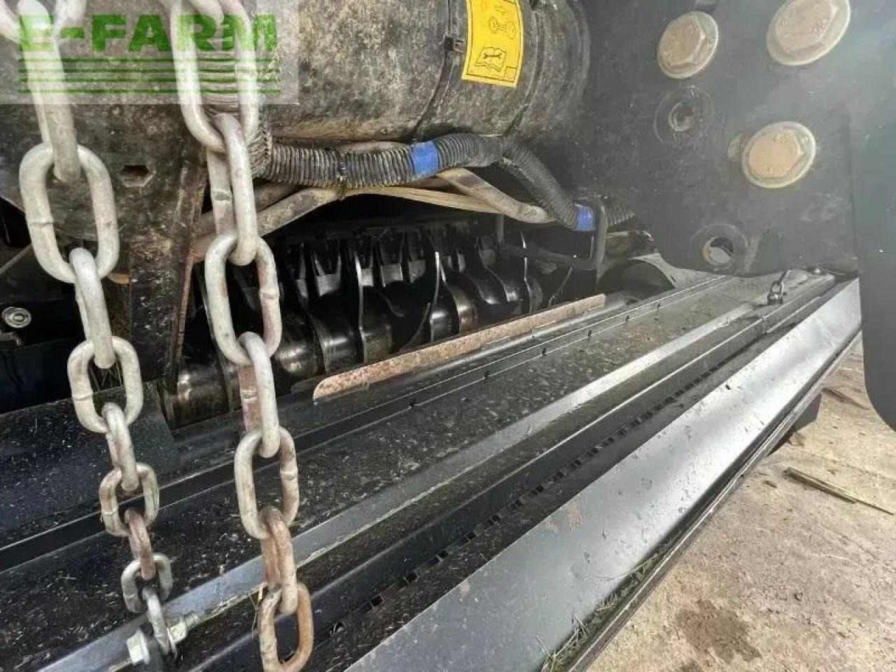 New Holland roll belt 180 - Enfardadeira de fardos quadrados: foto 4 New Holland roll belt 180 - Enfardadeira de fardos quadrados: foto 4
