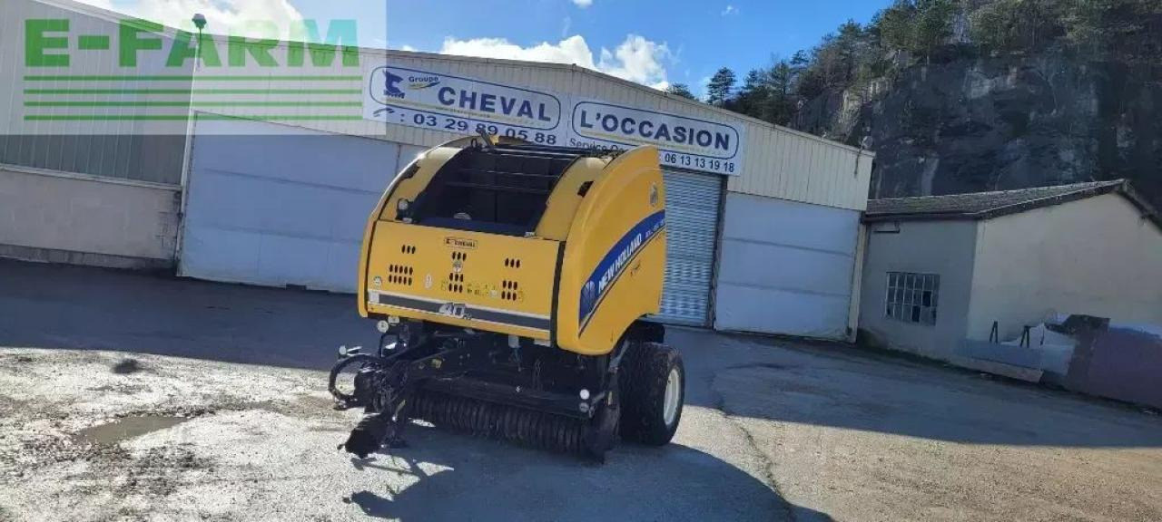 New Holland roll belt 180 cropcutter - Enfardadeira de fardos quadrados: foto 1 New Holland roll belt 180 cropcutter - Enfardadeira de fardos quadrados: foto 1