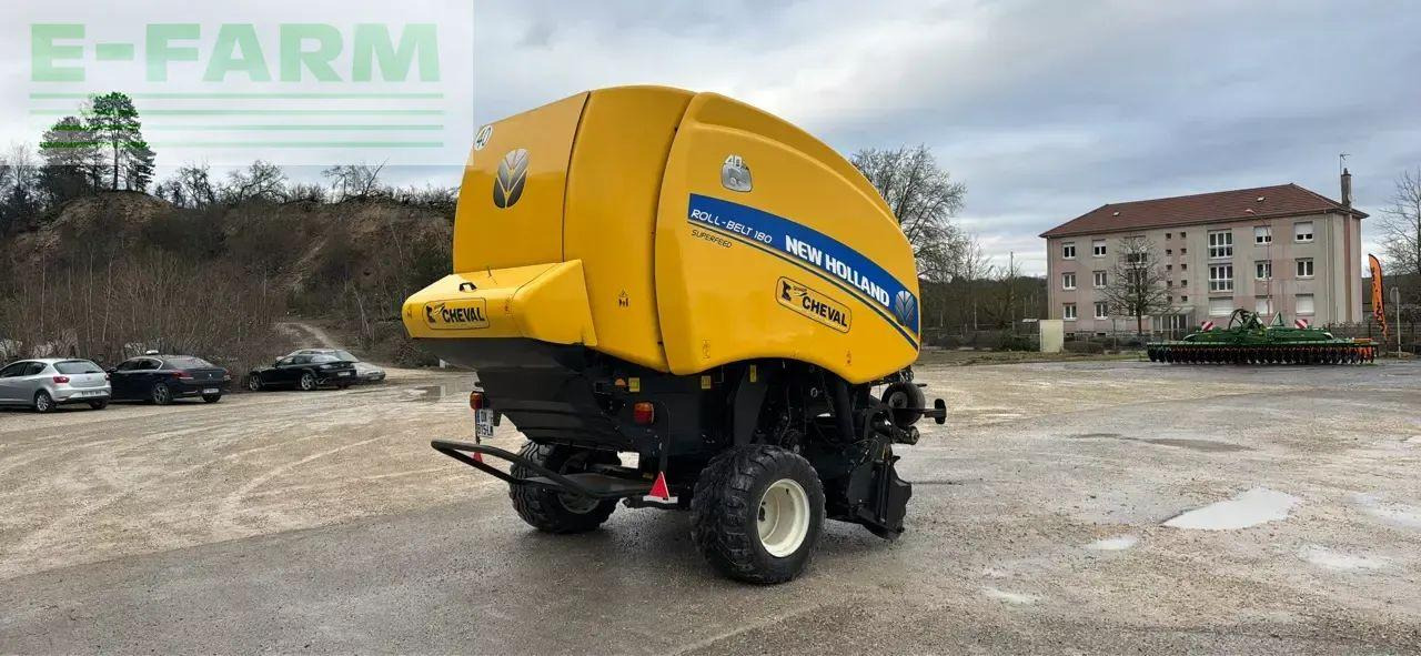 New Holland roll belt 180 se - Enfardadeira de fardos quadrados: foto 5 New Holland roll belt 180 se - Enfardadeira de fardos quadrados: foto 5