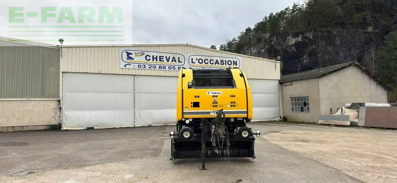 New Holland roll belt 180 se - Enfardadeira de fardos quadrados: foto 4 New Holland roll belt 180 se - Enfardadeira de fardos quadrados: foto 4