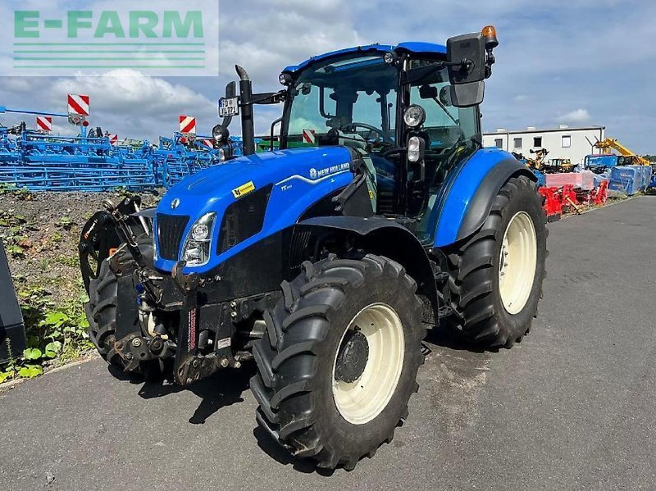 New Holland t 5.100 dc - Trator: foto 1 New Holland t 5.100 dc - Trator: foto 1