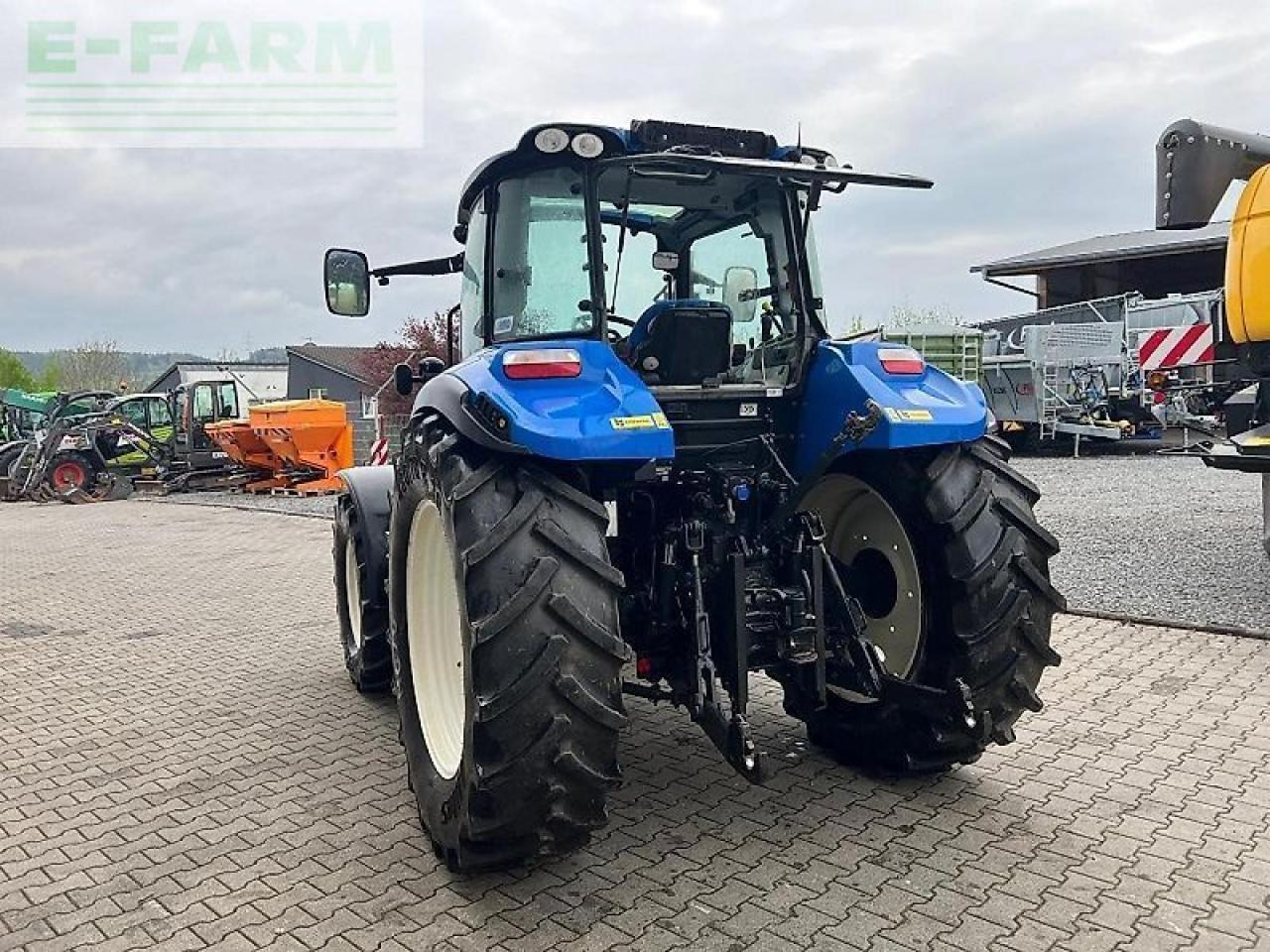 New Holland t 5.95 - Trator: foto 4 New Holland t 5.95 - Trator: foto 4