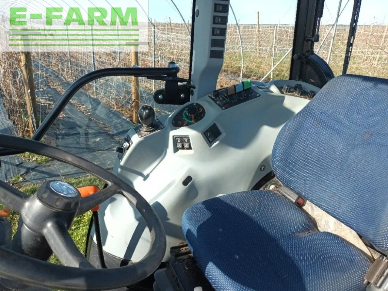 New Holland t4.80 f F - Trator: foto 3 New Holland t4.80 f F - Trator: foto 3