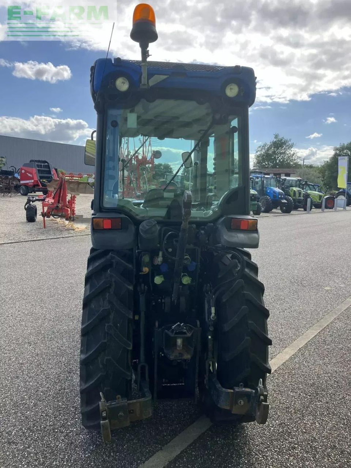 New Holland t4-80v V - Trator: foto 3 New Holland t4-80v V - Trator: foto 3