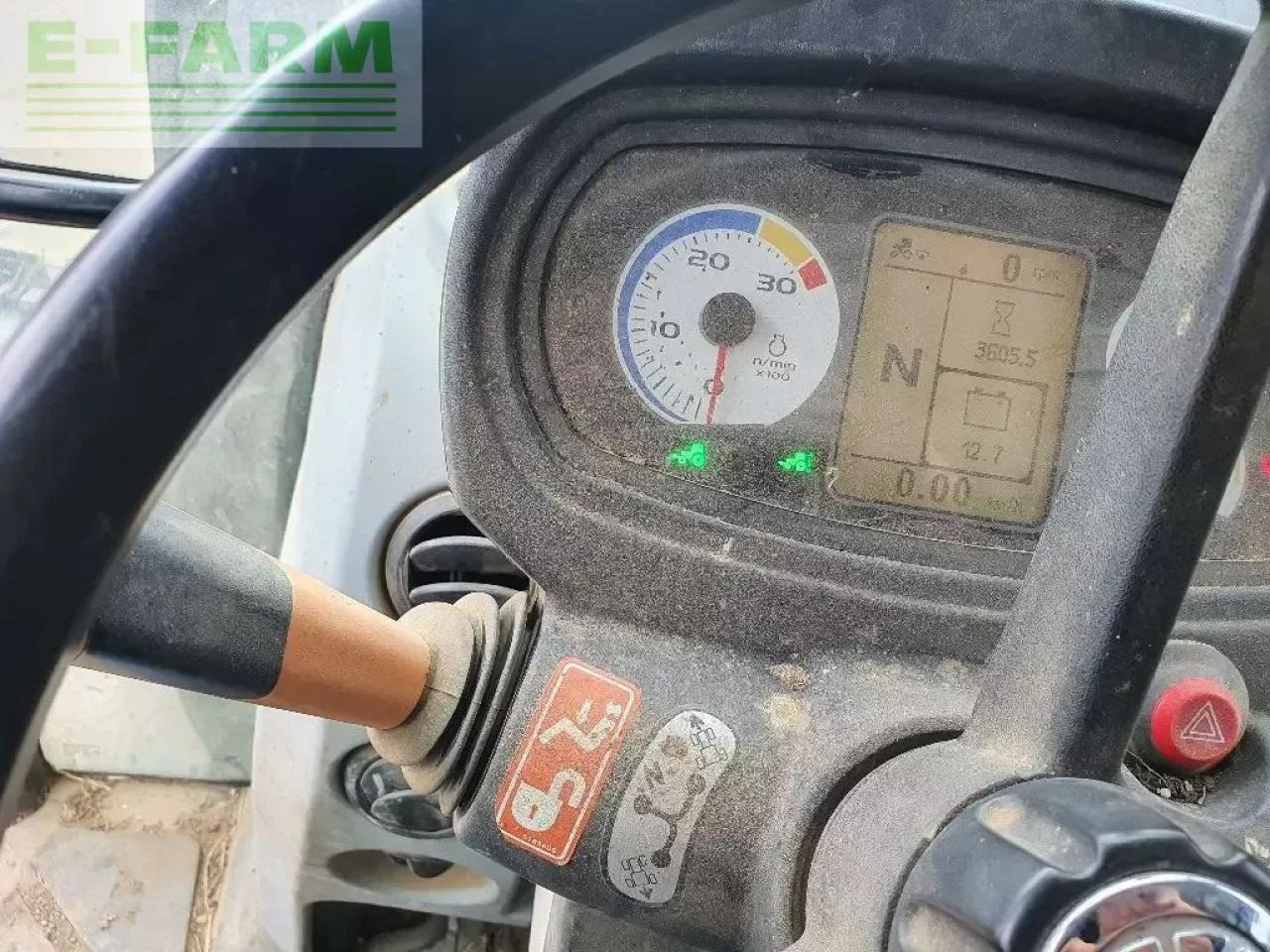 New Holland t4-85 - Trator: foto 5 New Holland t4-85 - Trator: foto 5