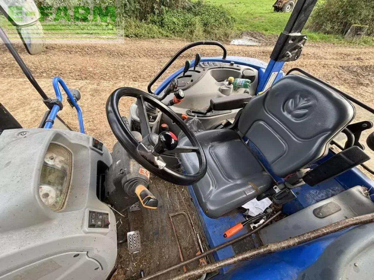 Trator New Holland t5 105 arceau: foto 7 Trator New Holland t5 105 arceau: foto 7