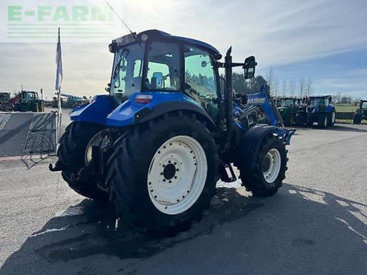 New Holland t5.95 - Trator: foto 4 New Holland t5.95 - Trator: foto 4