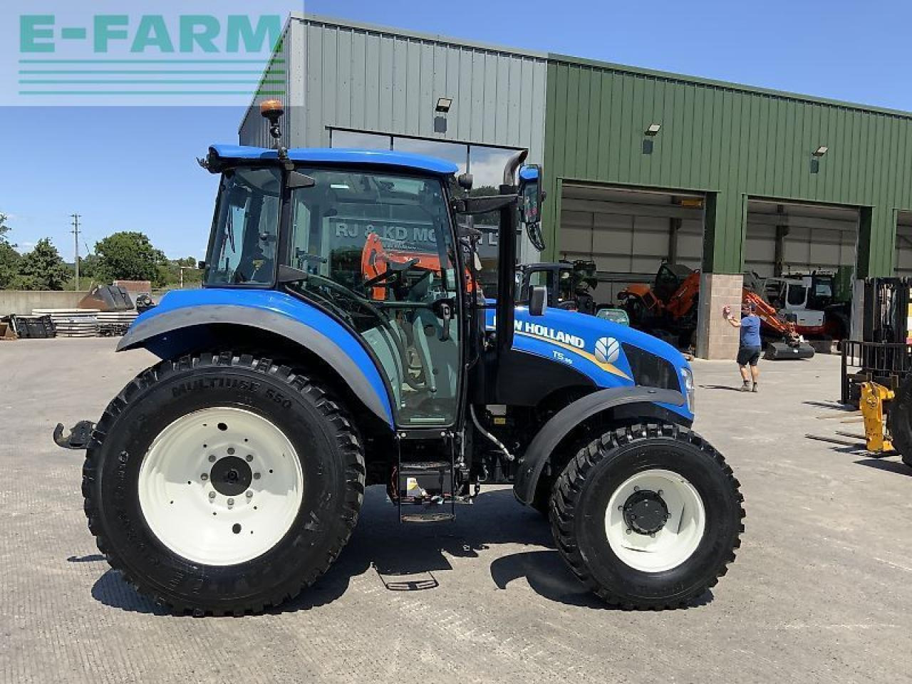 New Holland t5.95 tractor (st23762) - Trator: foto 1 New Holland t5.95 tractor (st23762) - Trator: foto 1