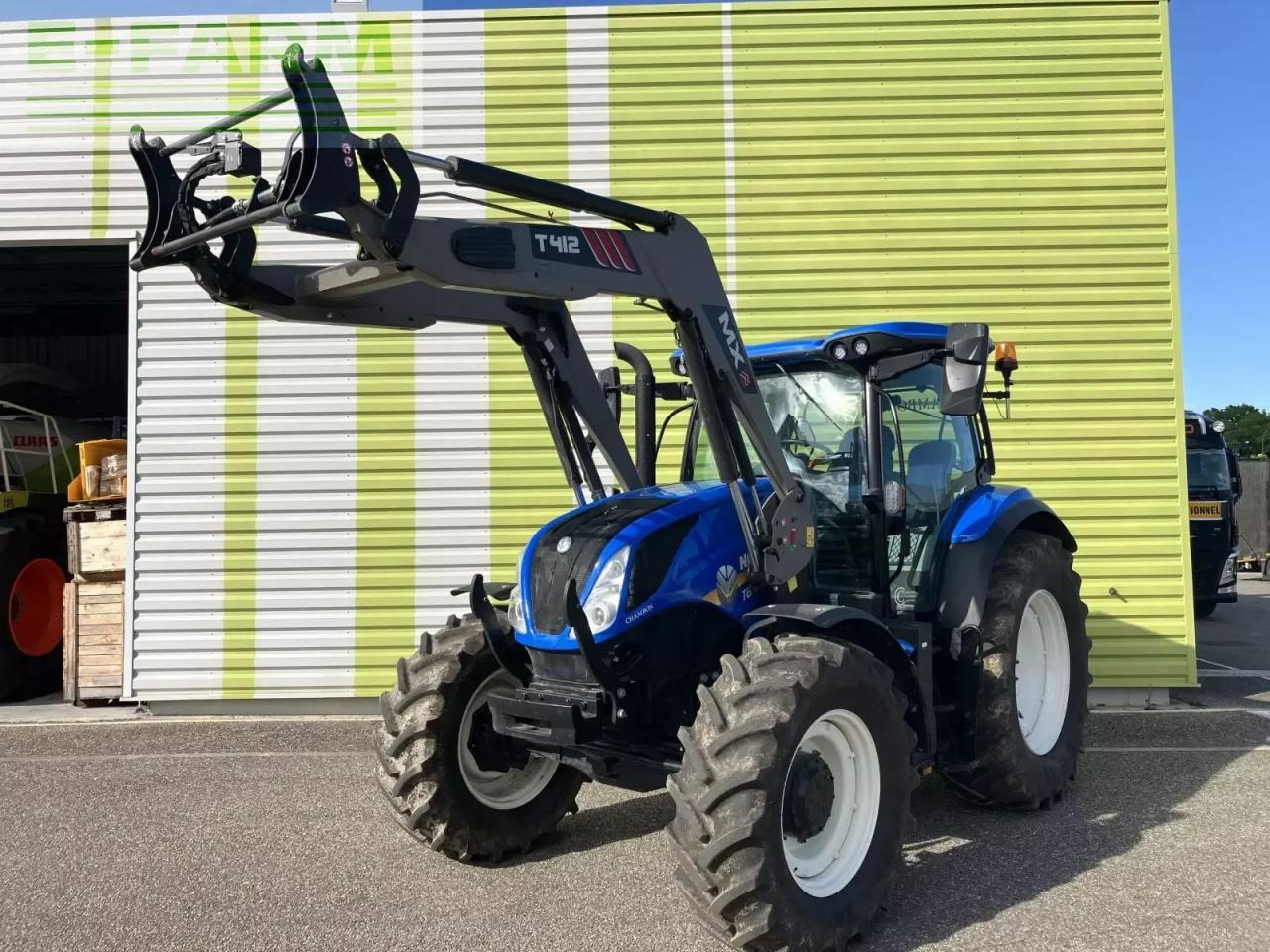 New Holland t6.145 deluxe ec + t412 EC Deluxe - Trator: foto 1 New Holland t6.145 deluxe ec + t412 EC Deluxe - Trator: foto 1