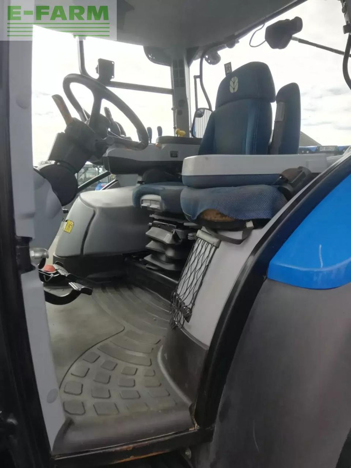 New Holland t6.145 dynamic command - Trator: foto 4 New Holland t6.145 dynamic command - Trator: foto 4