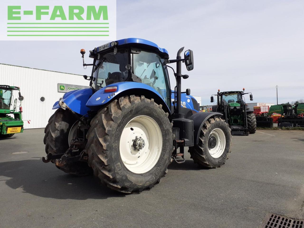 New Holland t7 200 - Trator: foto 3 New Holland t7 200 - Trator: foto 3