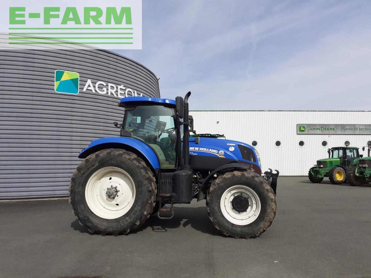 New Holland t7 200 - Trator: foto 2 New Holland t7 200 - Trator: foto 2