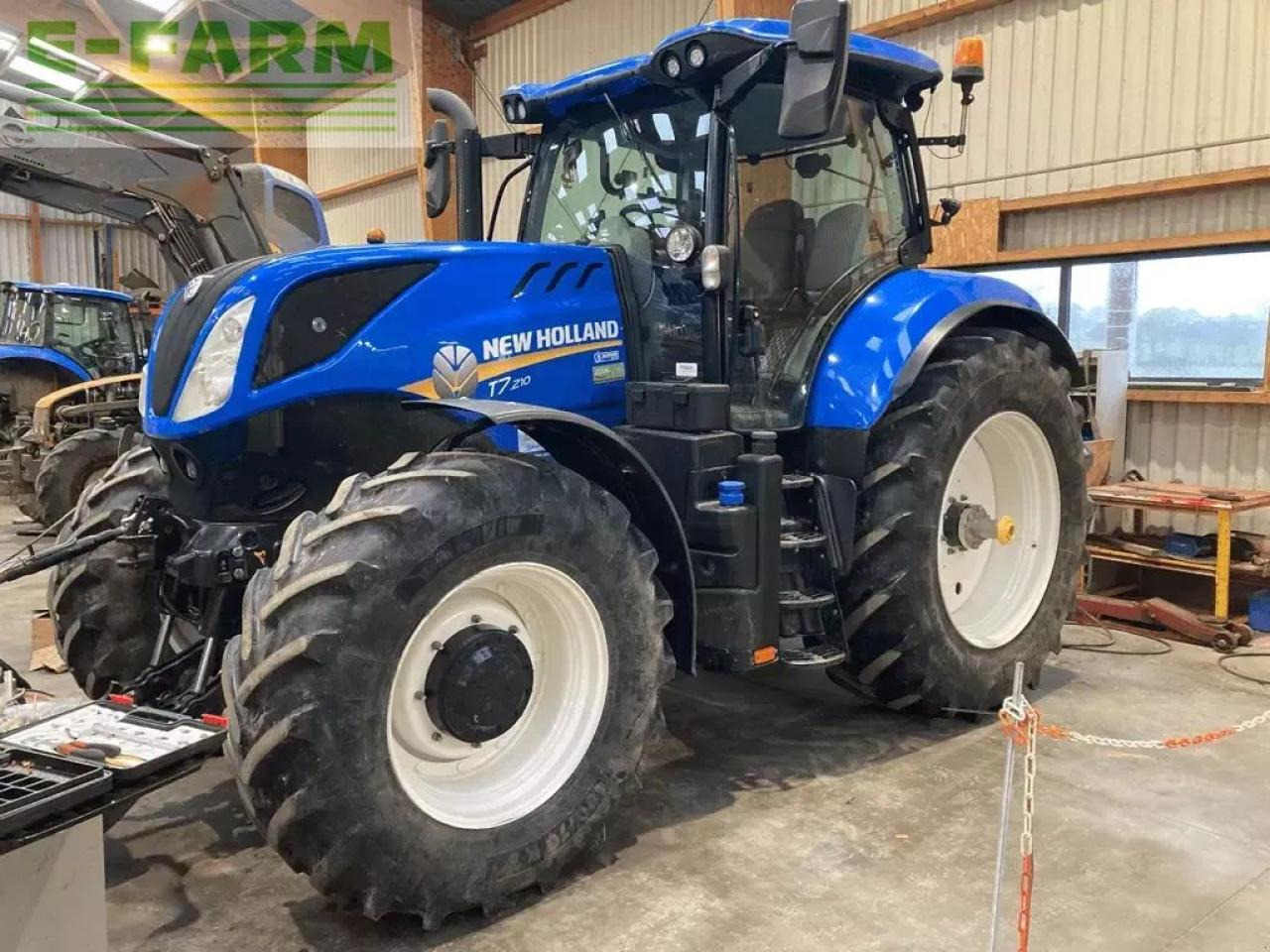 New Holland t7.210 pc swii stage v - Trator: foto 1 New Holland t7.210 pc swii stage v - Trator: foto 1