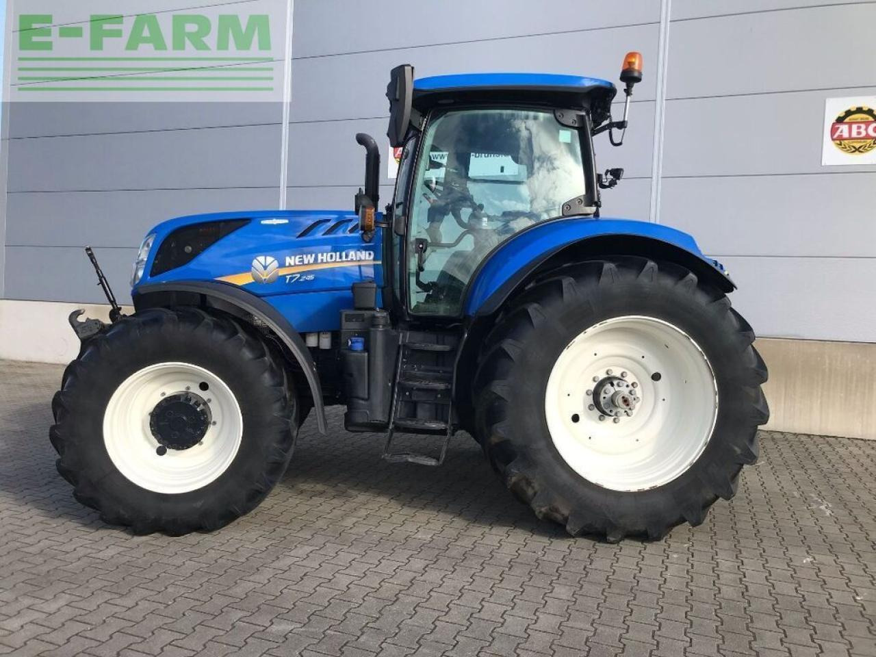 New Holland t7.245 autocommand - Trator: foto 2 New Holland t7.245 autocommand - Trator: foto 2
