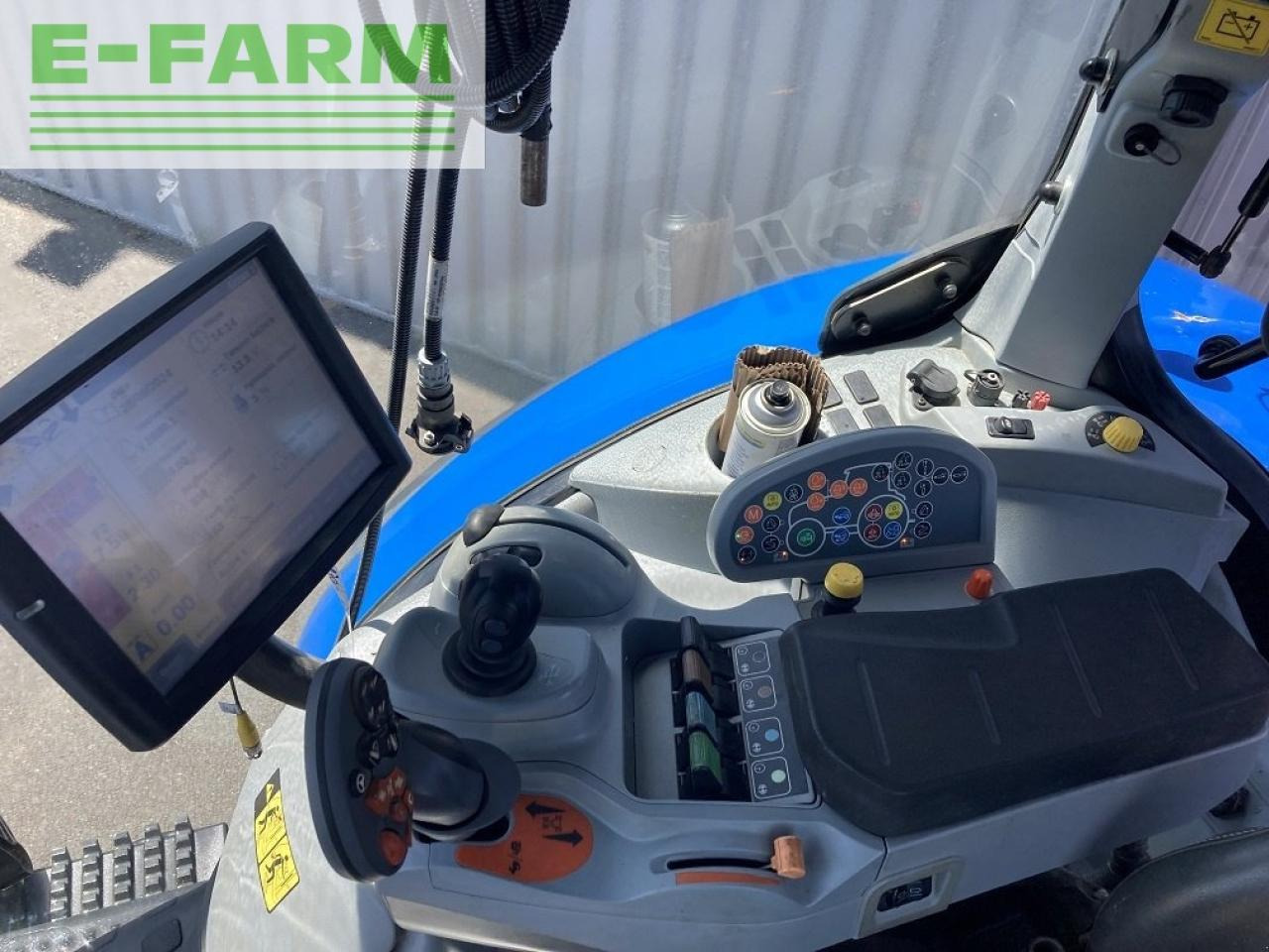 New Holland t7.270 auto command - Trator: foto 2 New Holland t7.270 auto command - Trator: foto 2