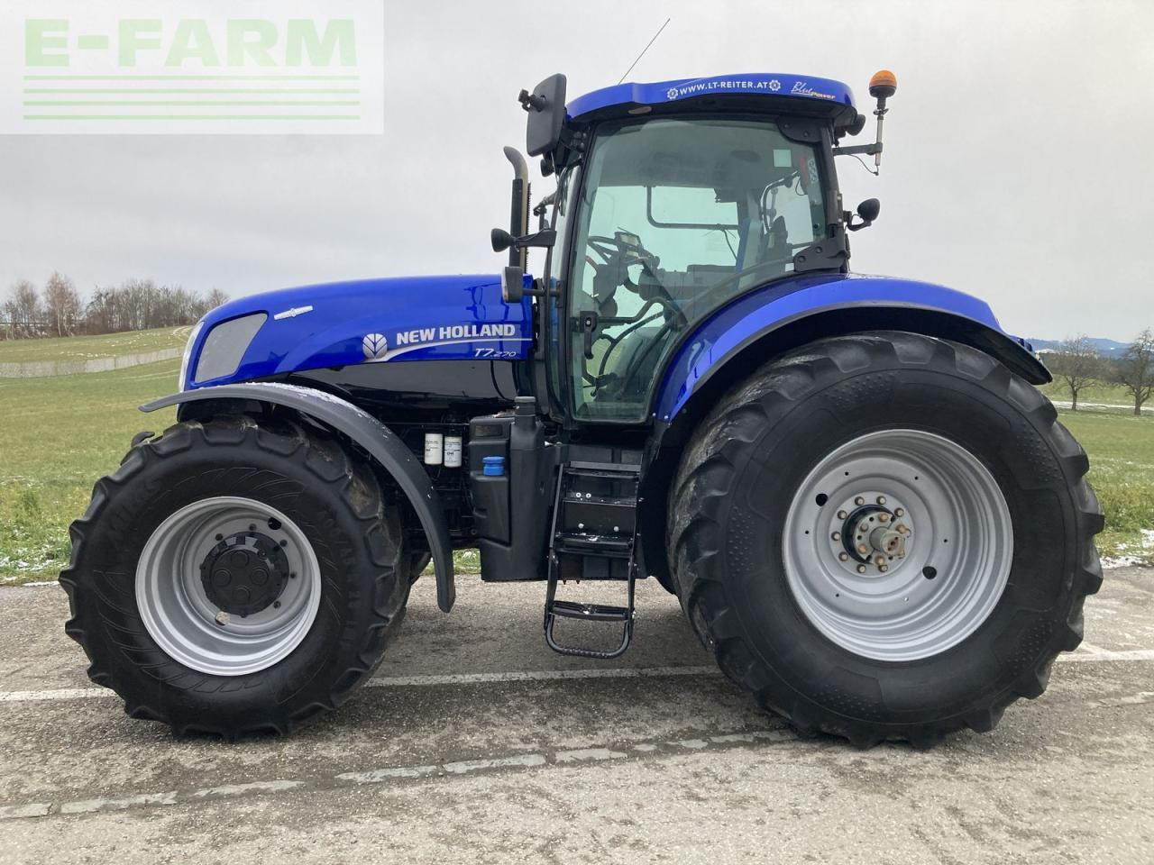 New Holland t7.270 auto command bluepower - Trator: foto 2 New Holland t7.270 auto command bluepower - Trator: foto 2