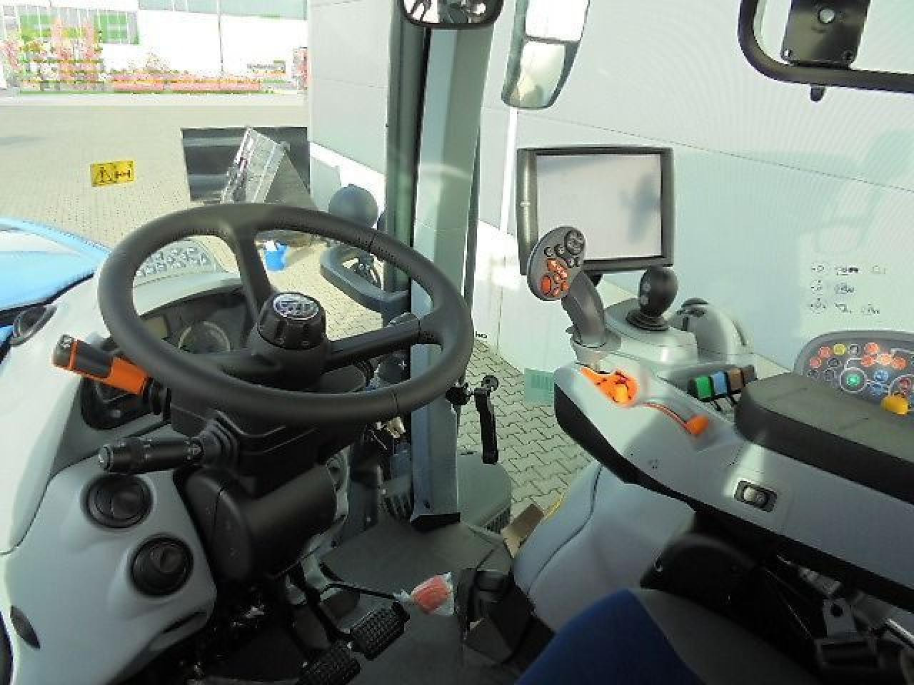 New Holland t7.270 autocommand my19 - Trator: foto 3 New Holland t7.270 autocommand my19 - Trator: foto 3